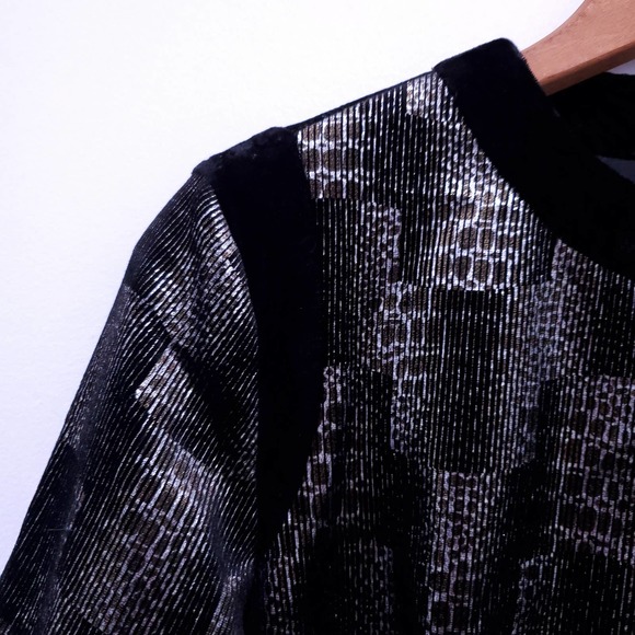 Vintage | Velvet Cropped Top Metallic Detail 6 - Picture 4 of 5